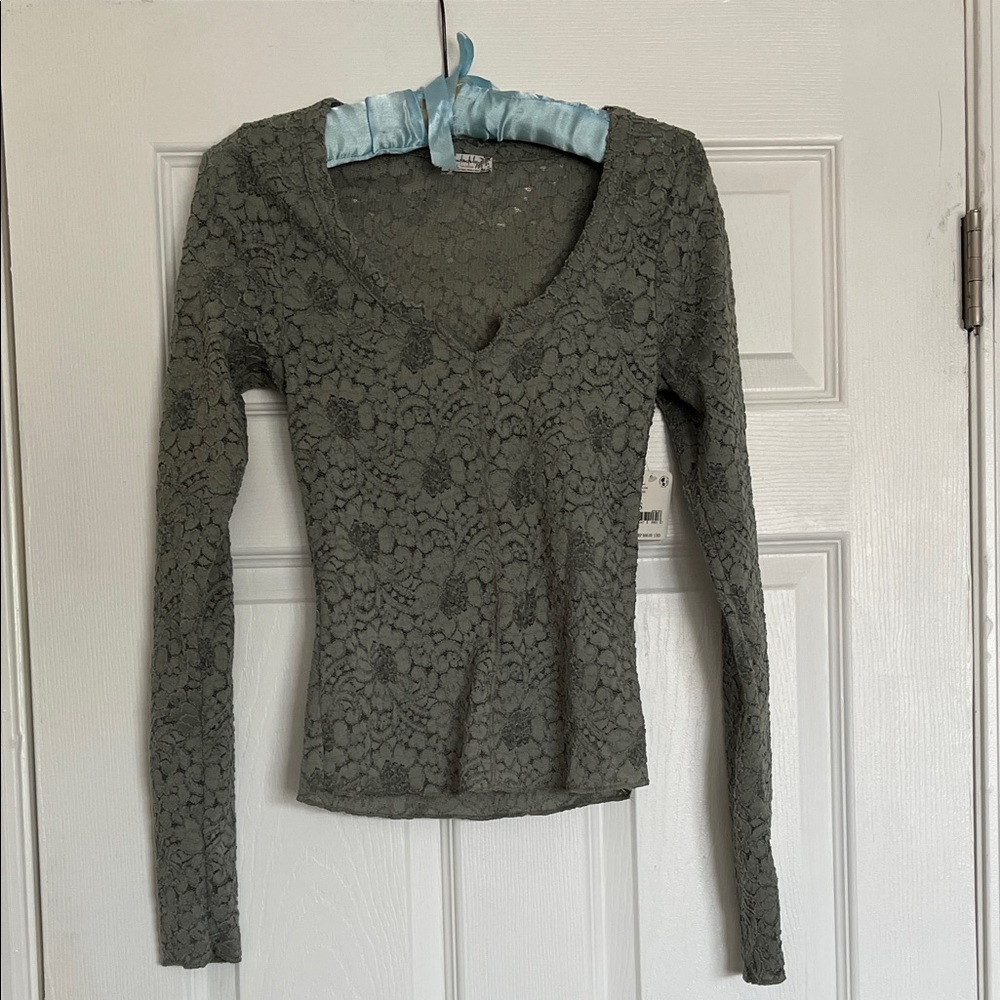 Chic Lace V-Neck Blouse